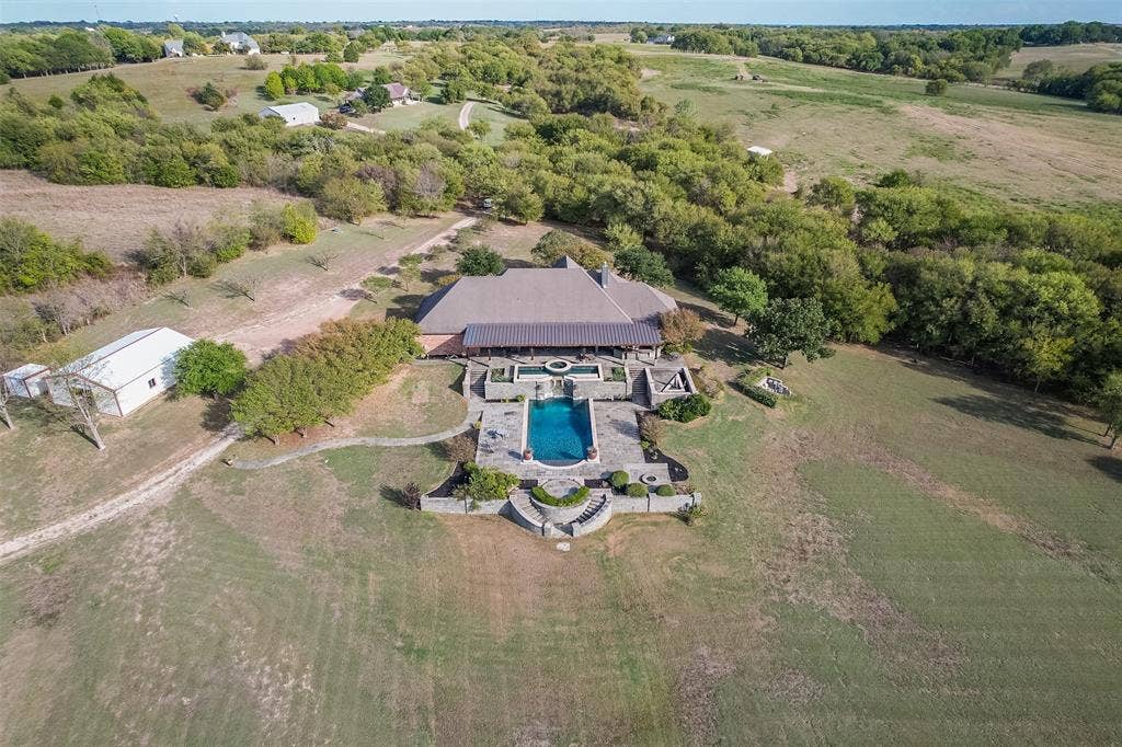 966 Sugar Ridge Road, Ennis, TX 75119