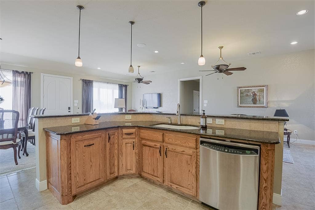 966 Sugar Ridge Road, Ennis, TX 75119