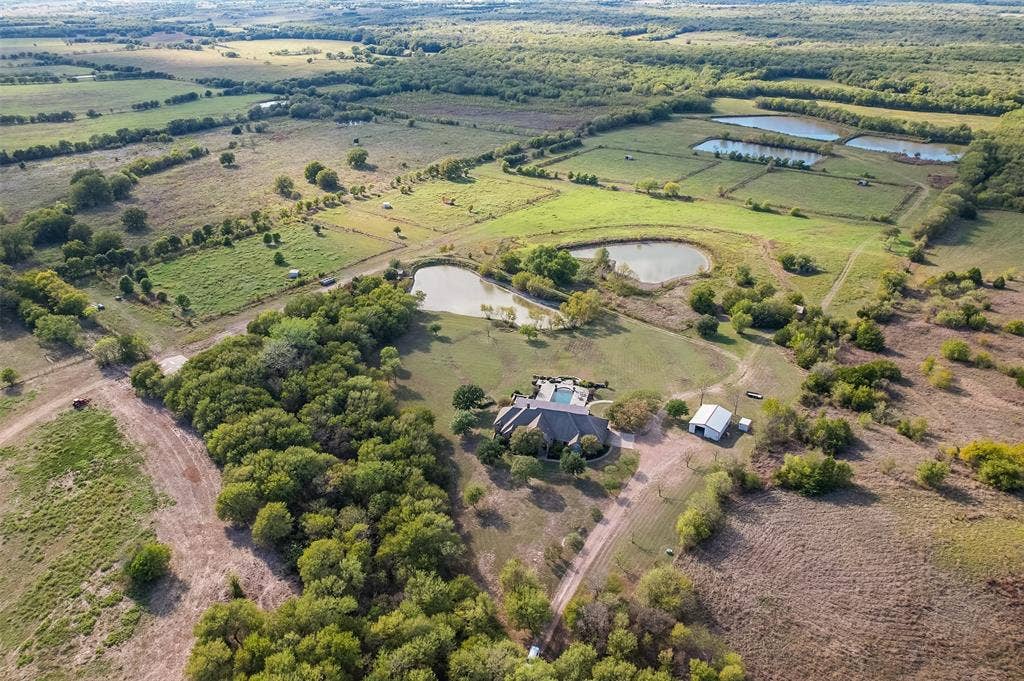 966 Sugar Ridge Road, Ennis, TX 75119