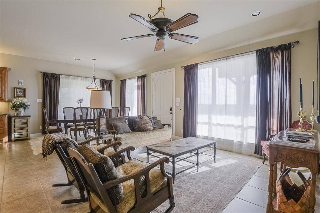 966 Sugar Ridge Road, Ennis, TX 75119