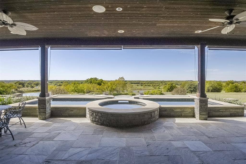 966 Sugar Ridge Road, Ennis, TX 75119
