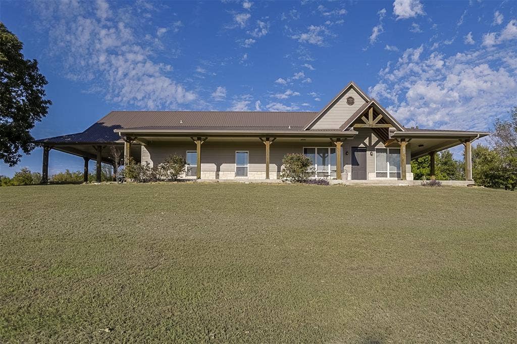 966 Sugar Ridge Road, Ennis, TX 75119