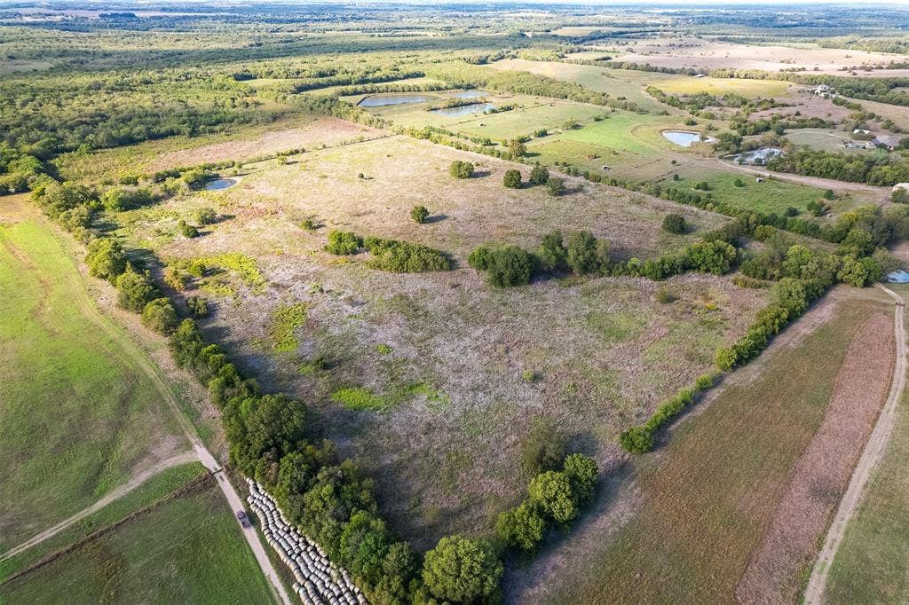 966 Sugar Ridge Road, Ennis, TX 75119