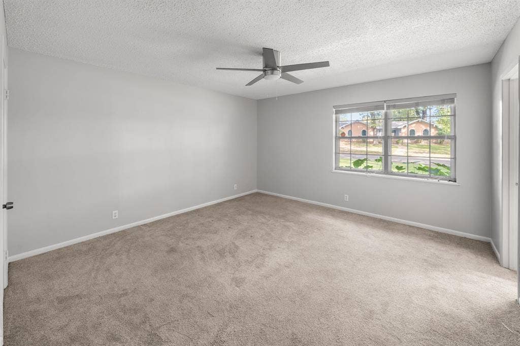 8307 Oxford Drive, Tyler, TX 75703 8307 Oxford Drive, Tyler, TX 75703