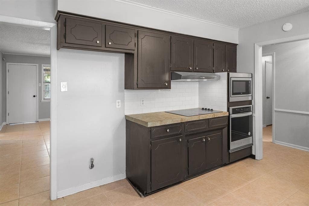 8307 Oxford Drive, Tyler, TX 75703 8307 Oxford Drive, Tyler, TX 75703