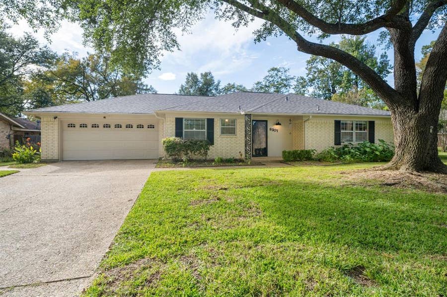 Property photo for 8307 Oxford Drive, Tyler, TX
