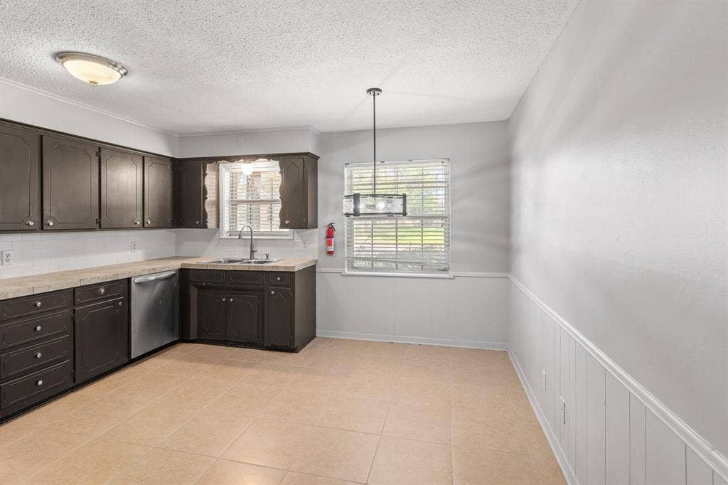 8307 Oxford Drive, Tyler, TX 75703 8307 Oxford Drive, Tyler, TX 75703