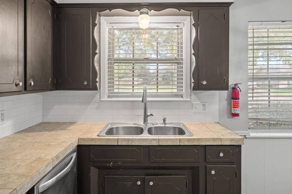 8307 Oxford Drive, Tyler, TX 75703 8307 Oxford Drive, Tyler, TX 75703