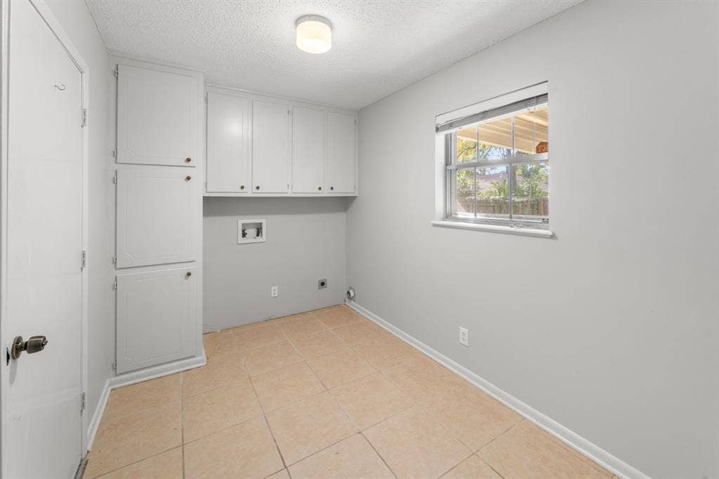 8307 Oxford Drive, Tyler, TX 75703 8307 Oxford Drive, Tyler, TX 75703