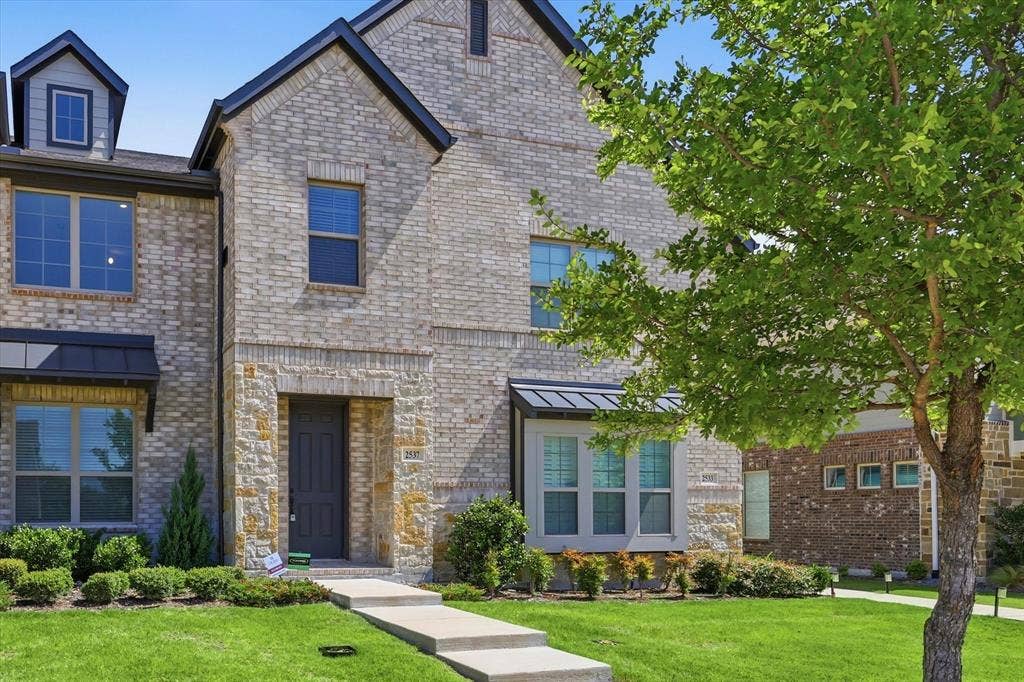 2537 Buttonbush Lane, Garland, TX 75042 2537 Buttonbush Lane, Garland, TX 75042