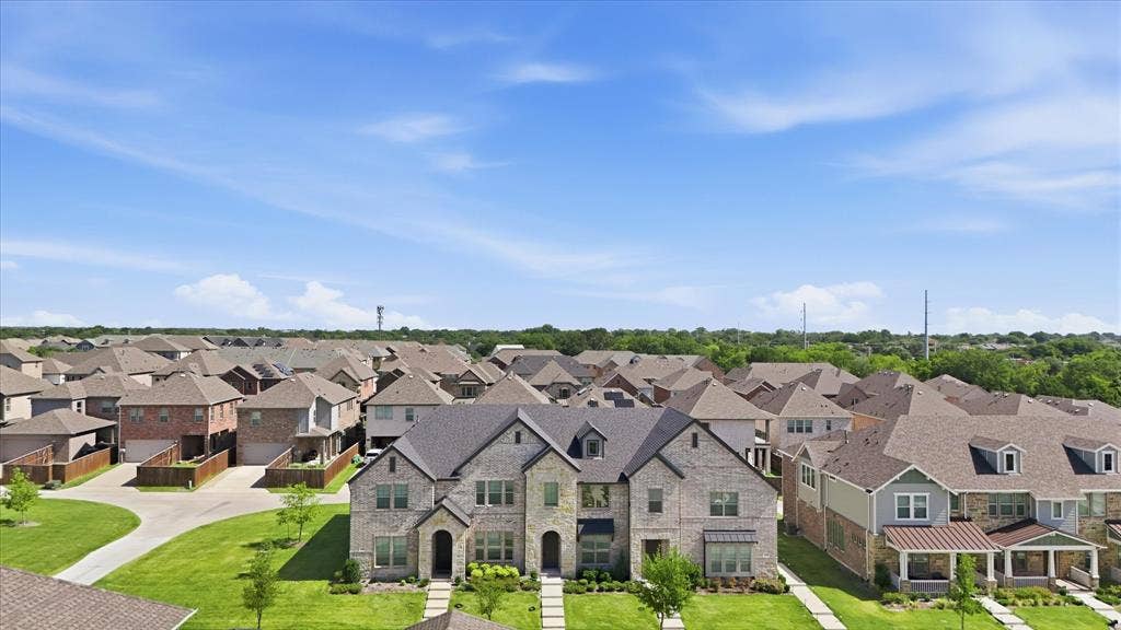 2537 Buttonbush Lane, Garland, TX 75042 2537 Buttonbush Lane, Garland, TX 75042