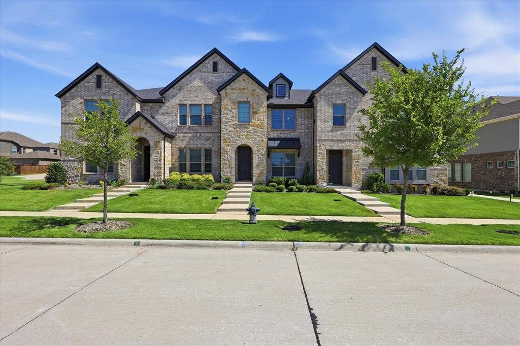 2537 Buttonbush Lane, Garland, TX 75042 2537 Buttonbush Lane, Garland, TX 75042