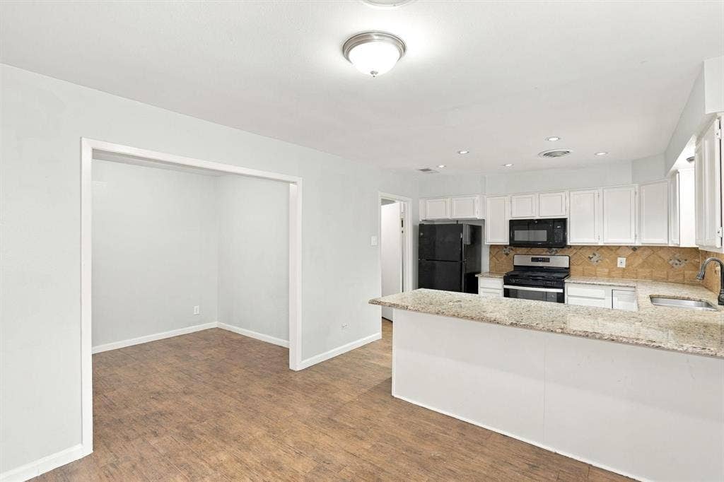 1725 Weathered Street, Irving, TX 75062 1725 Weathered Street, Irving, TX 75062