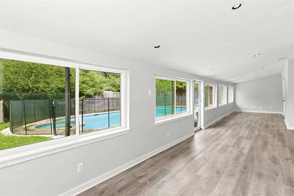 1725 Weathered Street, Irving, TX 75062 1725 Weathered Street, Irving, TX 75062