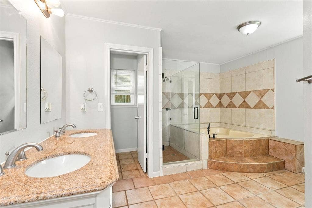 1725 Weathered Street, Irving, TX 75062 1725 Weathered Street, Irving, TX 75062