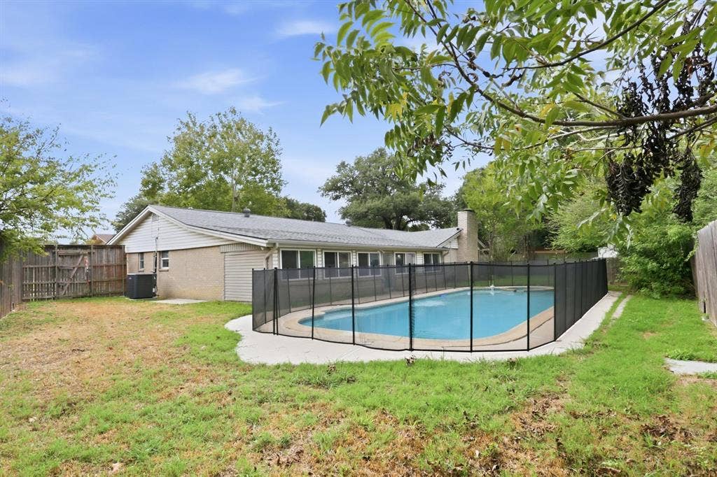 1725 Weathered Street, Irving, TX 75062 1725 Weathered Street, Irving, TX 75062