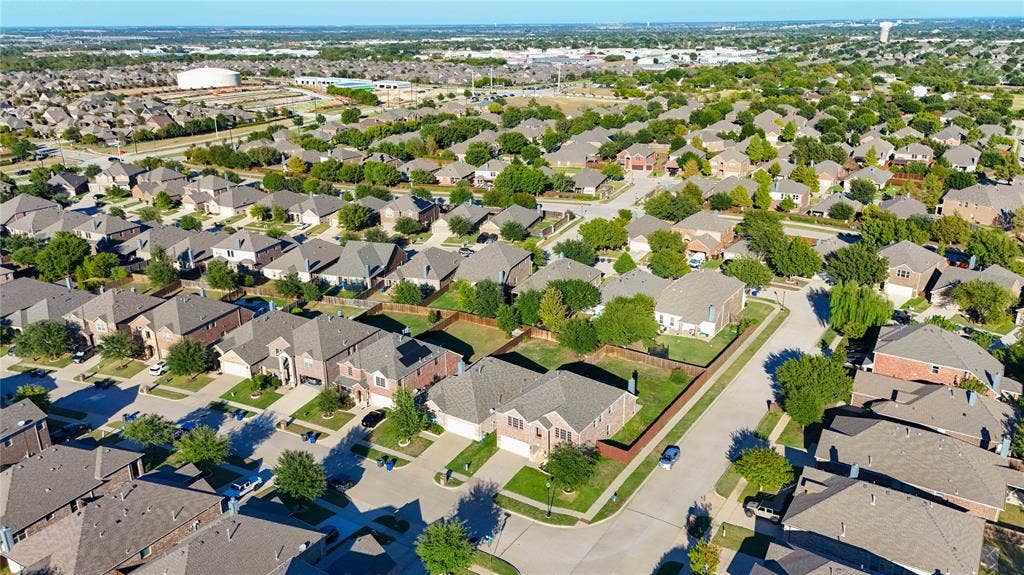 329 Noel Drive, McKinney, TX 75072 329 Noel Drive, McKinney, TX 75072