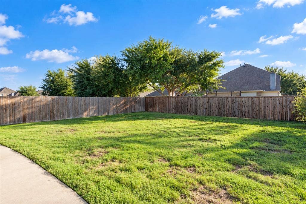 329 Noel Drive, McKinney, TX 75072 329 Noel Drive, McKinney, TX 75072