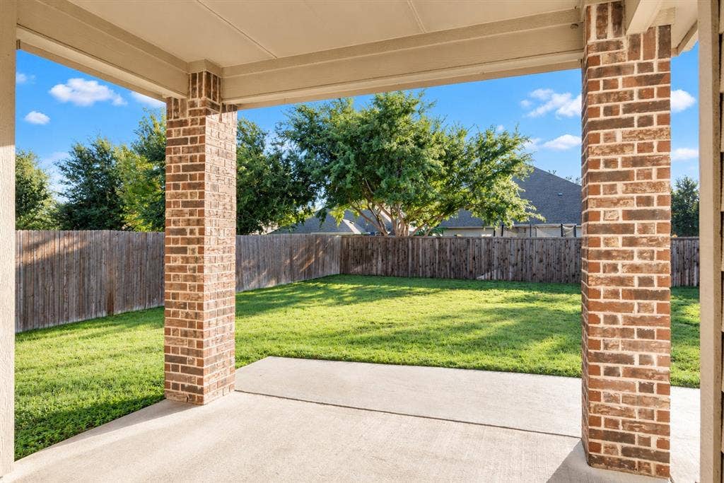 329 Noel Drive, McKinney, TX 75072 329 Noel Drive, McKinney, TX 75072
