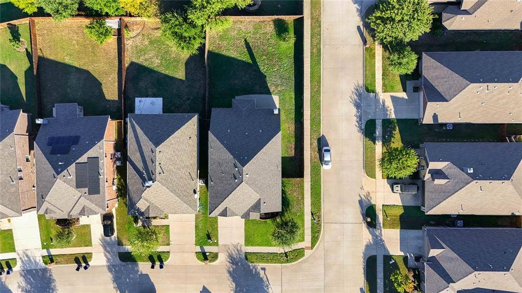 329 Noel Drive, McKinney, TX 75072 329 Noel Drive, McKinney, TX 75072