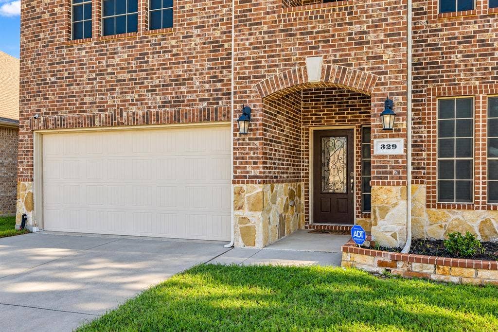 329 Noel Drive, McKinney, TX 75072 329 Noel Drive, McKinney, TX 75072
