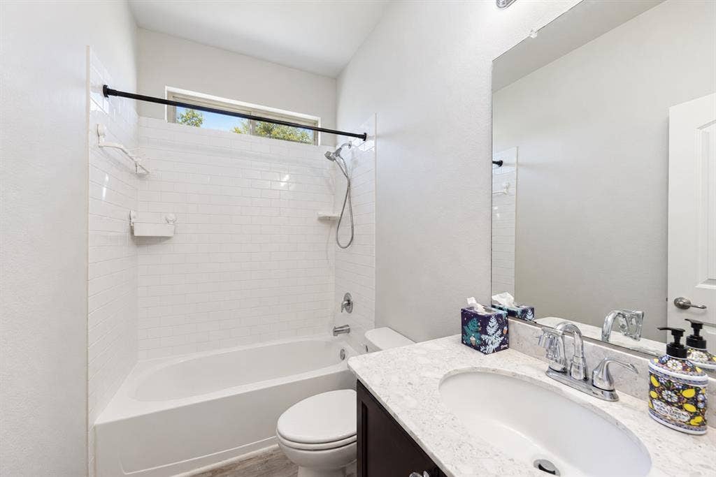 329 Noel Drive, McKinney, TX 75072 329 Noel Drive, McKinney, TX 75072