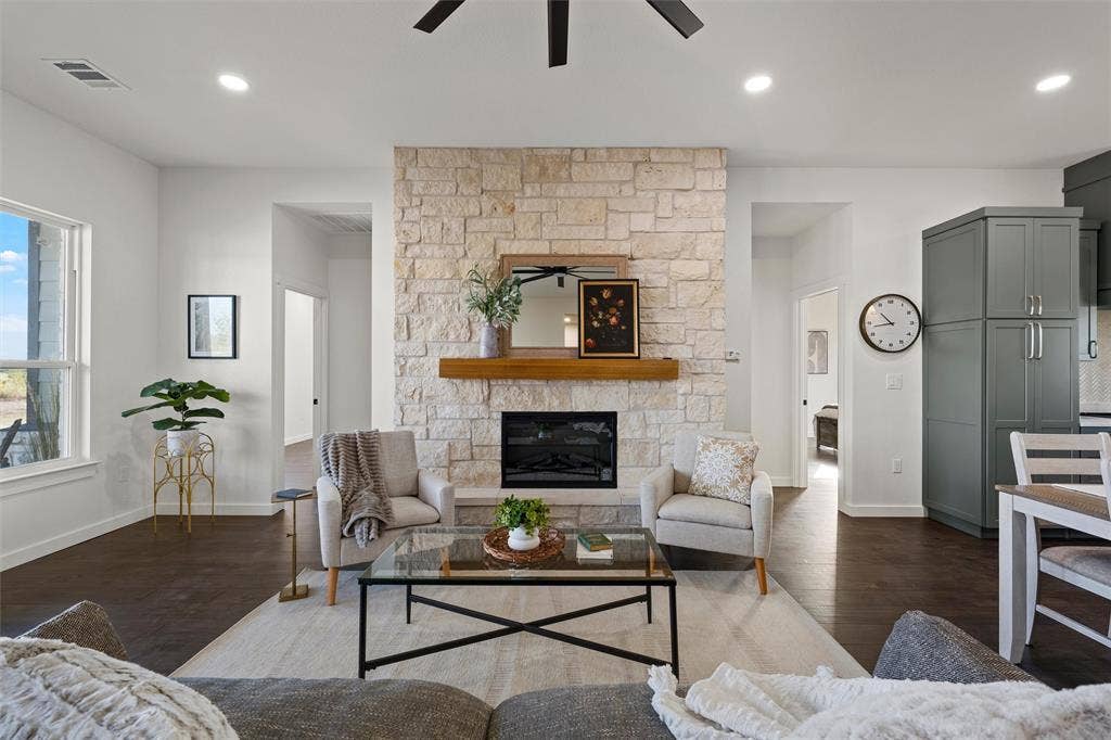 1025 Wyatt Lane, McGregor, TX 76657 1025 Wyatt Lane, McGregor, TX 76657