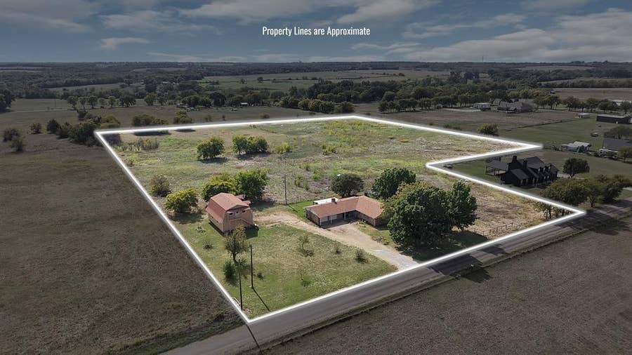 Property photo for 1627 Rockport Road, Sherman, TX