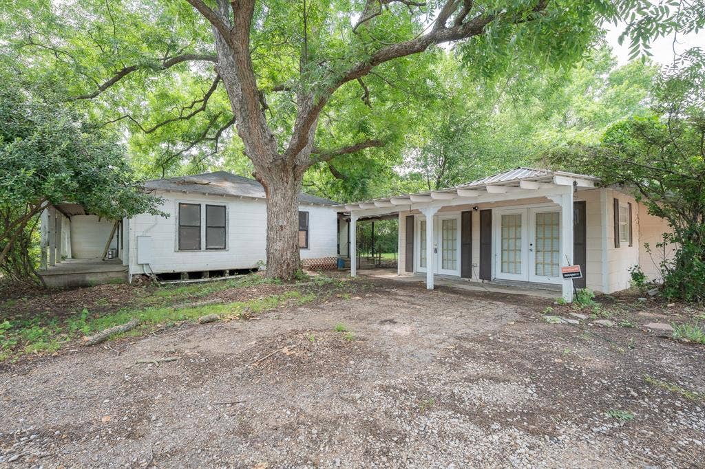 2817 Guthrie Road, Garland, TX 75043 2817 Guthrie Road, Garland, TX 75043
