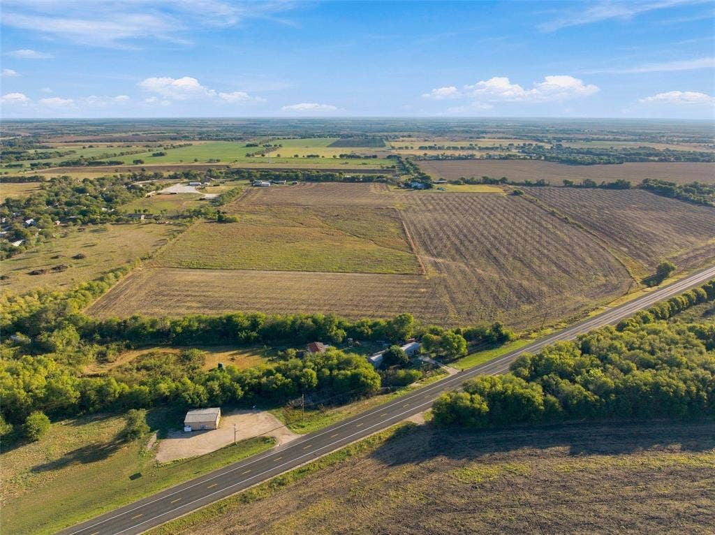 187.85 HWY 7, Eddy, TX 76524