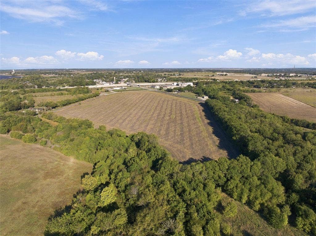 187.85 HWY 7, Eddy, TX 76524