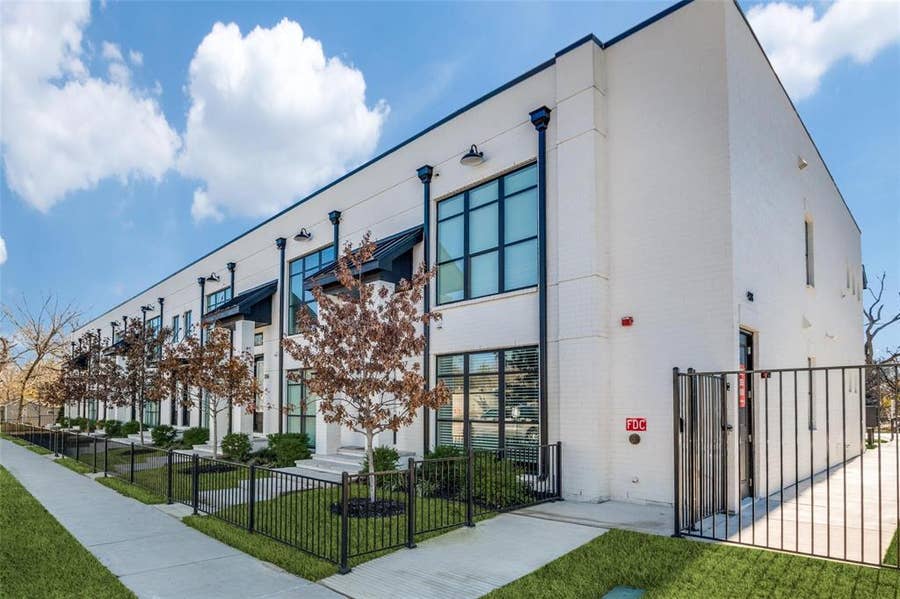 Property photo for 408 Dr Martin Luther King Jr Boulevard, Waxahachie, TX