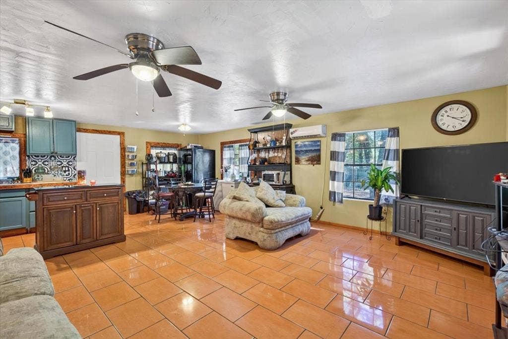 128 Butler Trail, Gun Barrel City, TX 75156