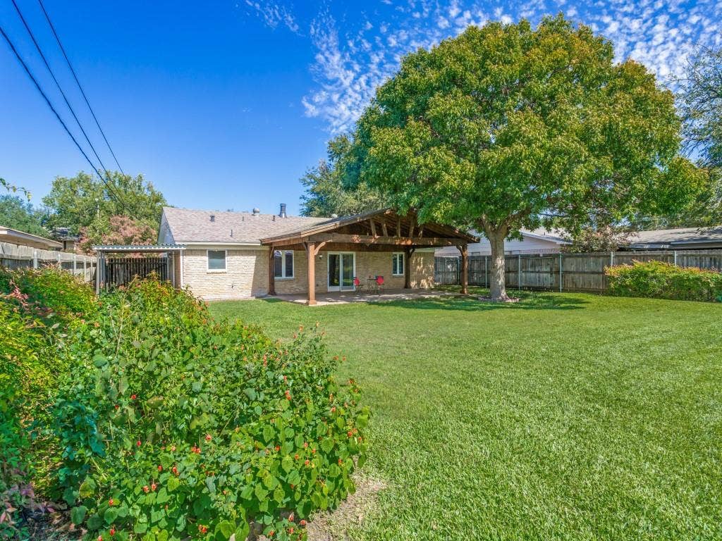 2912 Linden Lea, Irving, TX 75061 Big patio, shade, workshop, garden. Who could want more?
