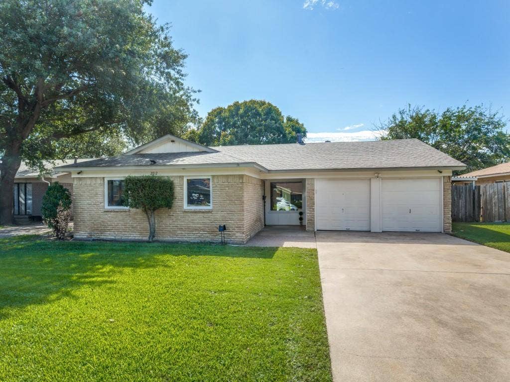 2912 Linden Lea, Irving, TX 75061 Updated home in great location!