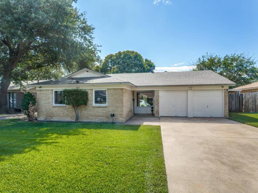 Property photo for 2912 Linden Lea, Irving, TX