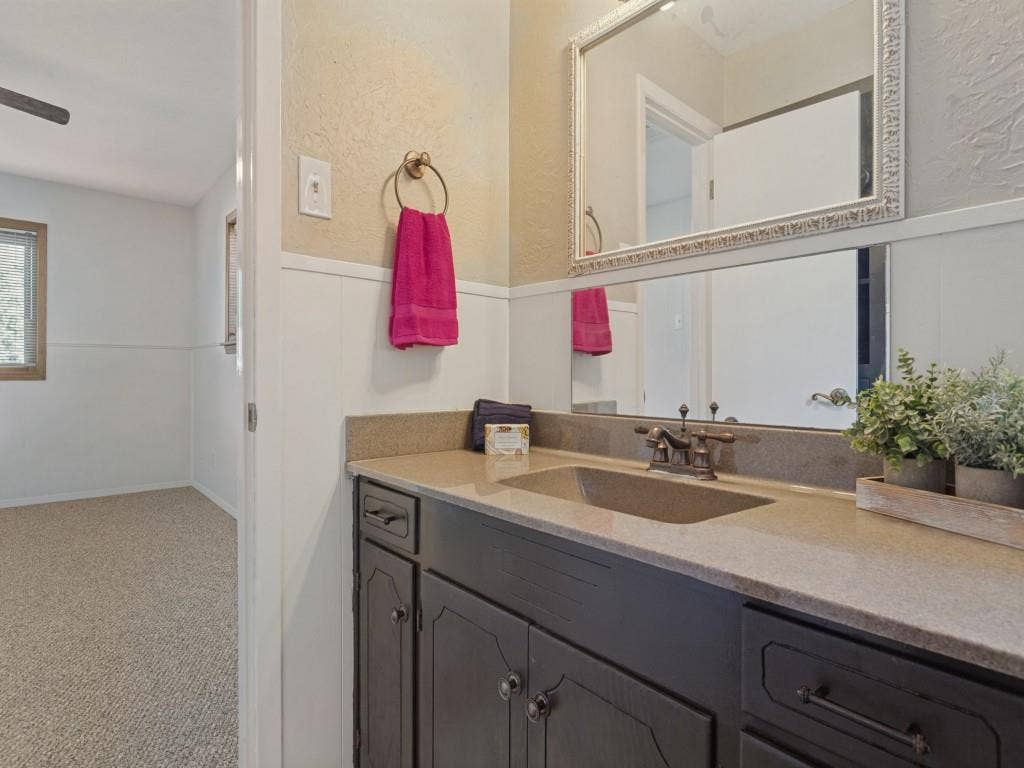2912 Linden Lea, Irving, TX 75061 Updated counters in primary ensuite