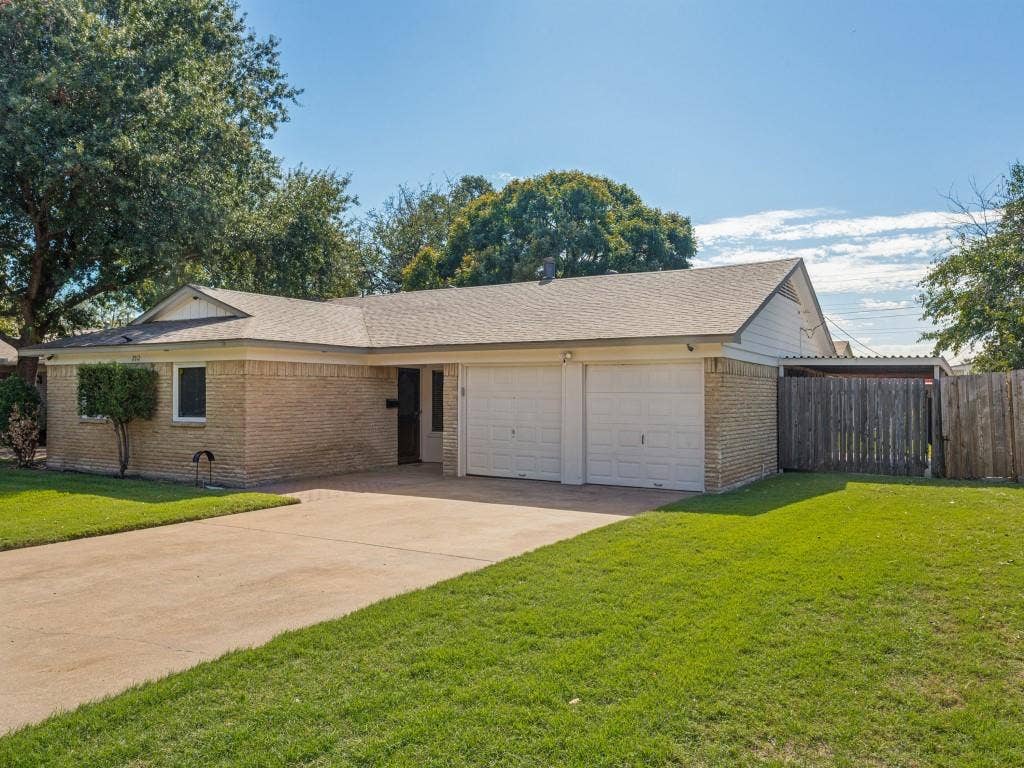 2912 Linden Lea, Irving, TX 75061 2 car garage + parking to rt of garage behind fence