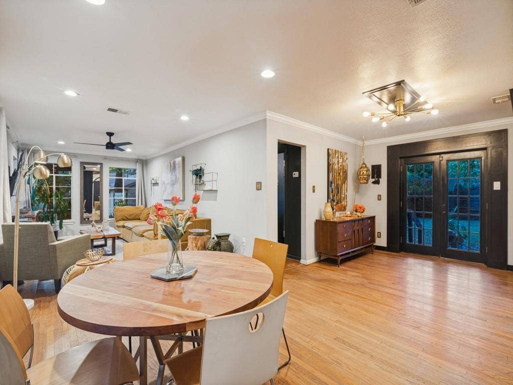 9825 Angora Street, Dallas, TX 75218 9825 Angora Street, Dallas, TX 75218