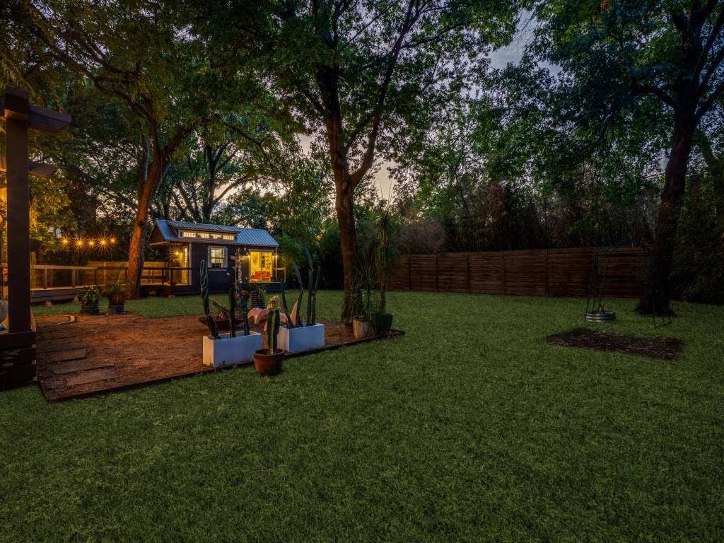 9825 Angora Street, Dallas, TX 75218 9825 Angora Street, Dallas, TX 75218