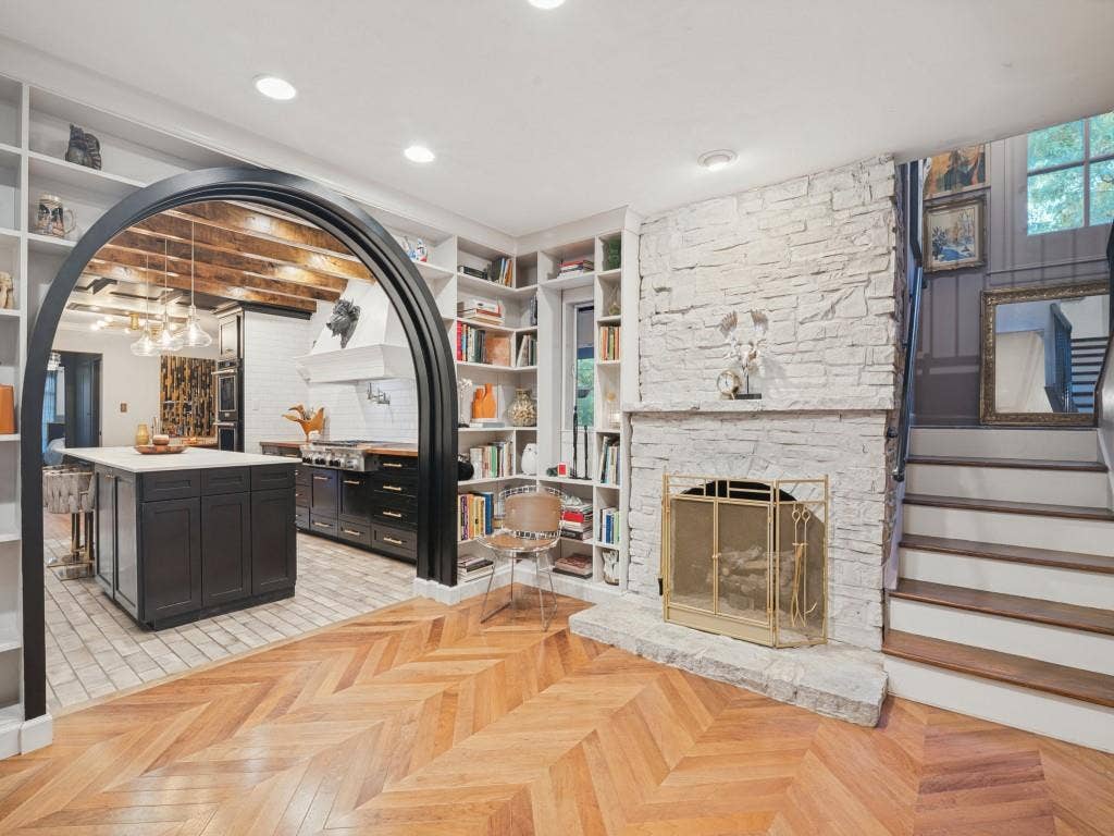 9825 Angora Street, Dallas, TX 75218 9825 Angora Street, Dallas, TX 75218