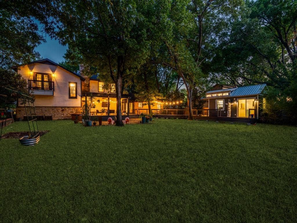9825 Angora Street, Dallas, TX 75218 9825 Angora Street, Dallas, TX 75218