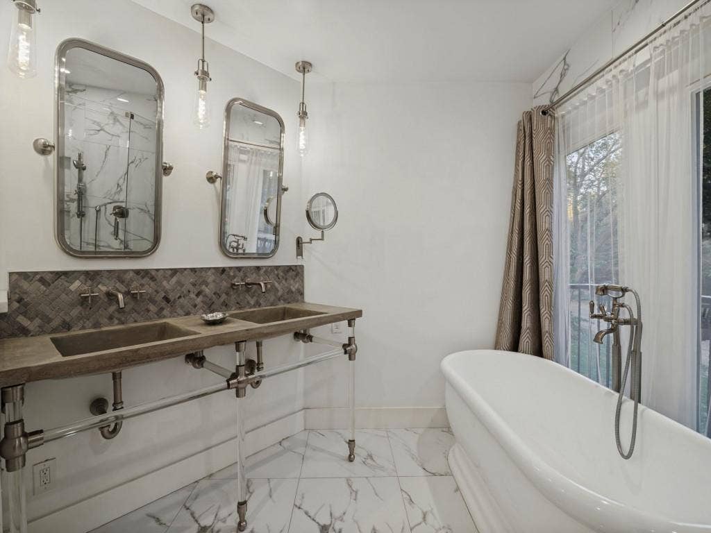9825 Angora Street, Dallas, TX 75218 9825 Angora Street, Dallas, TX 75218