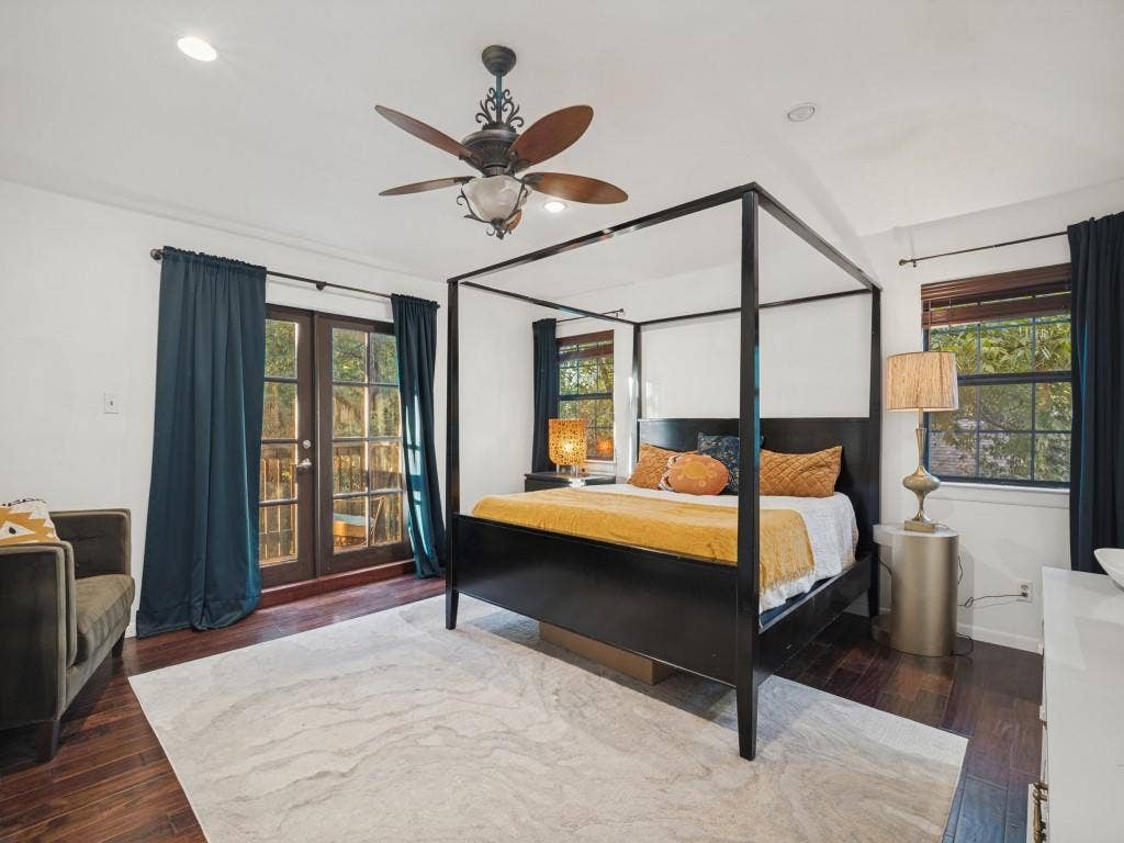 9825 Angora Street, Dallas, TX 75218 9825 Angora Street, Dallas, TX 75218