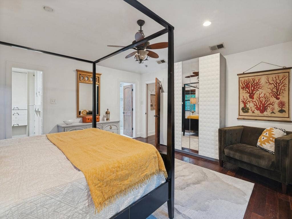9825 Angora Street, Dallas, TX 75218 9825 Angora Street, Dallas, TX 75218