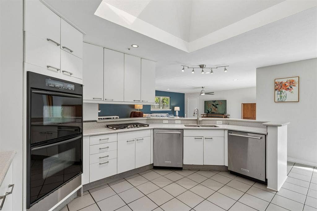 14032 Hillcrest Road, Dallas, TX 75240