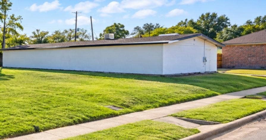 900 S Denley Drive, Dallas, TX 75216 Lots 1 & 2