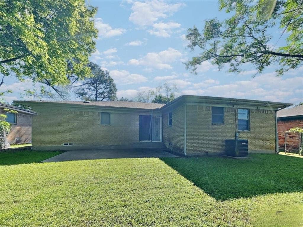 1525 Gardenside Drive, Dallas, TX 75217 1525 Gardenside Drive, Dallas, TX 75217