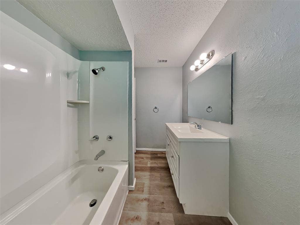 1525 Gardenside Drive, Dallas, TX 75217 1525 Gardenside Drive, Dallas, TX 75217