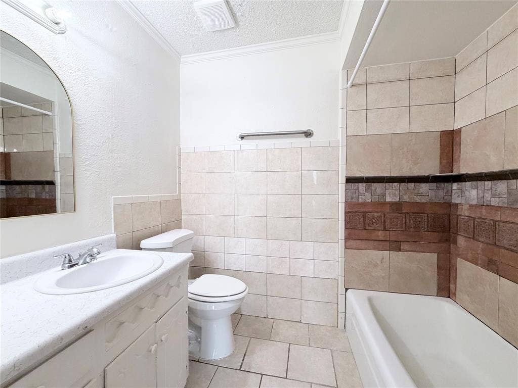 610 Colonial Drive, Garland, TX 75043